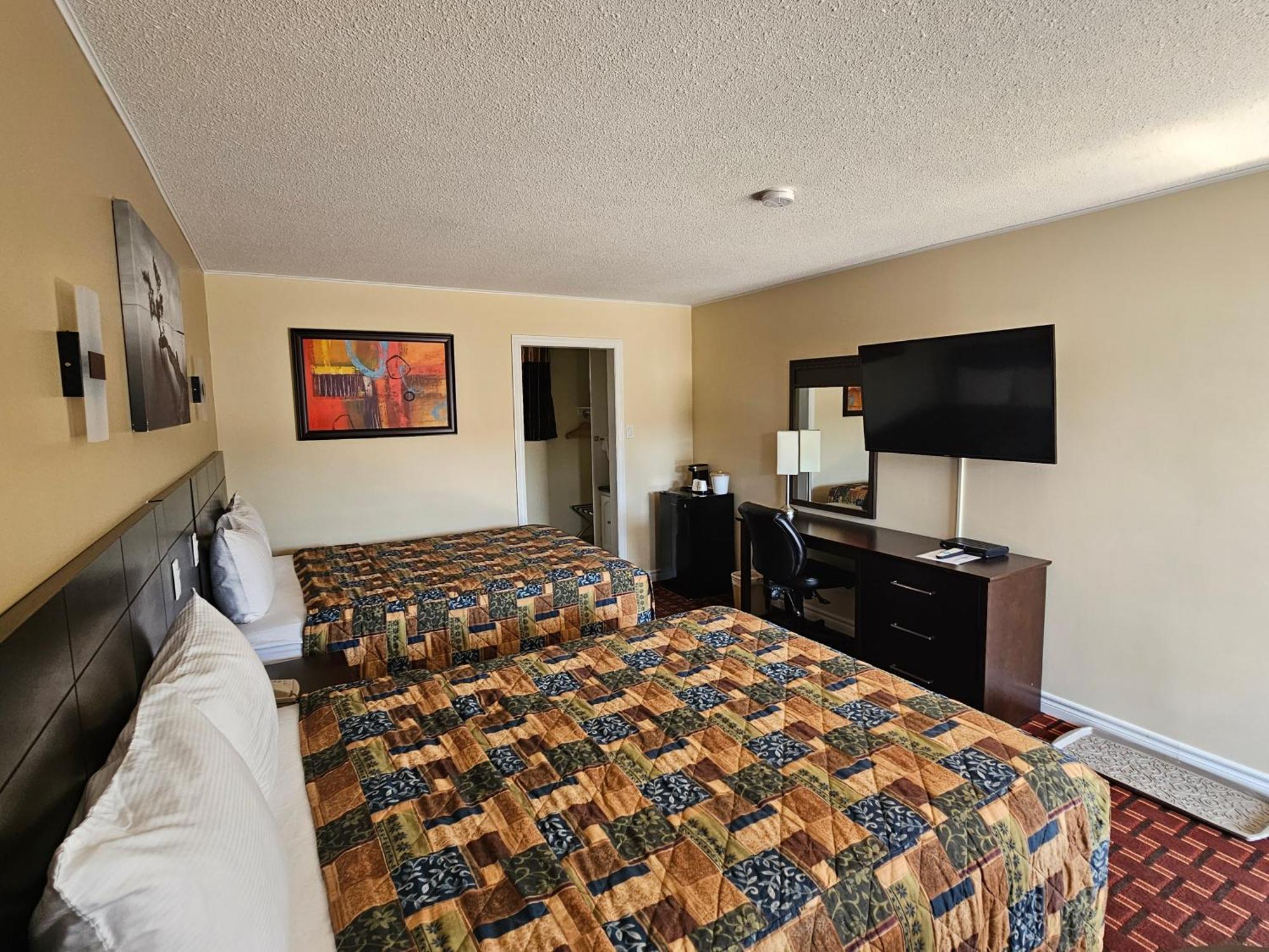 Greater Napanee Fox Motor Inn מראה חיצוני תמונה