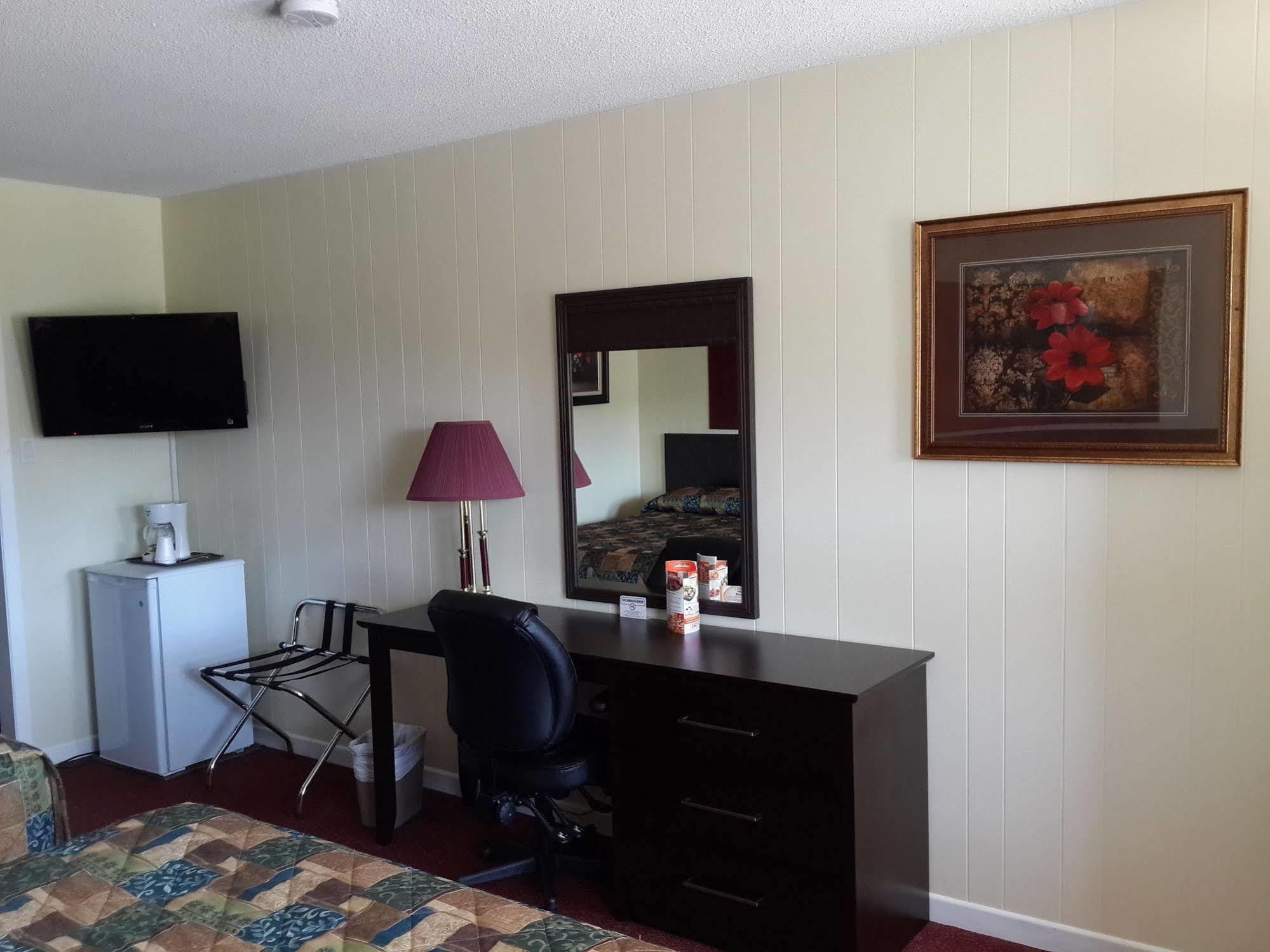 Greater Napanee Fox Motor Inn מראה חיצוני תמונה