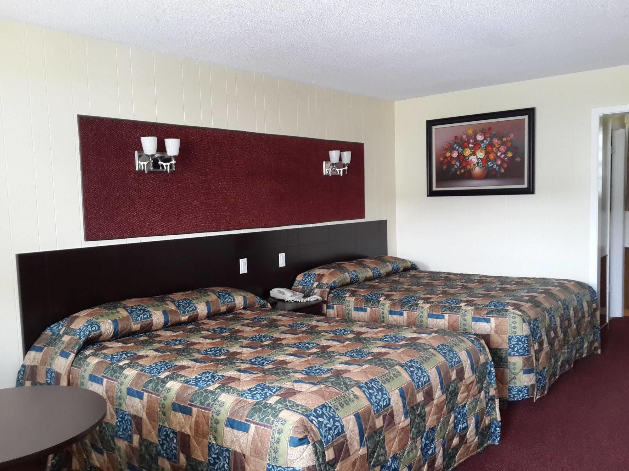 Greater Napanee Fox Motor Inn מראה חיצוני תמונה
